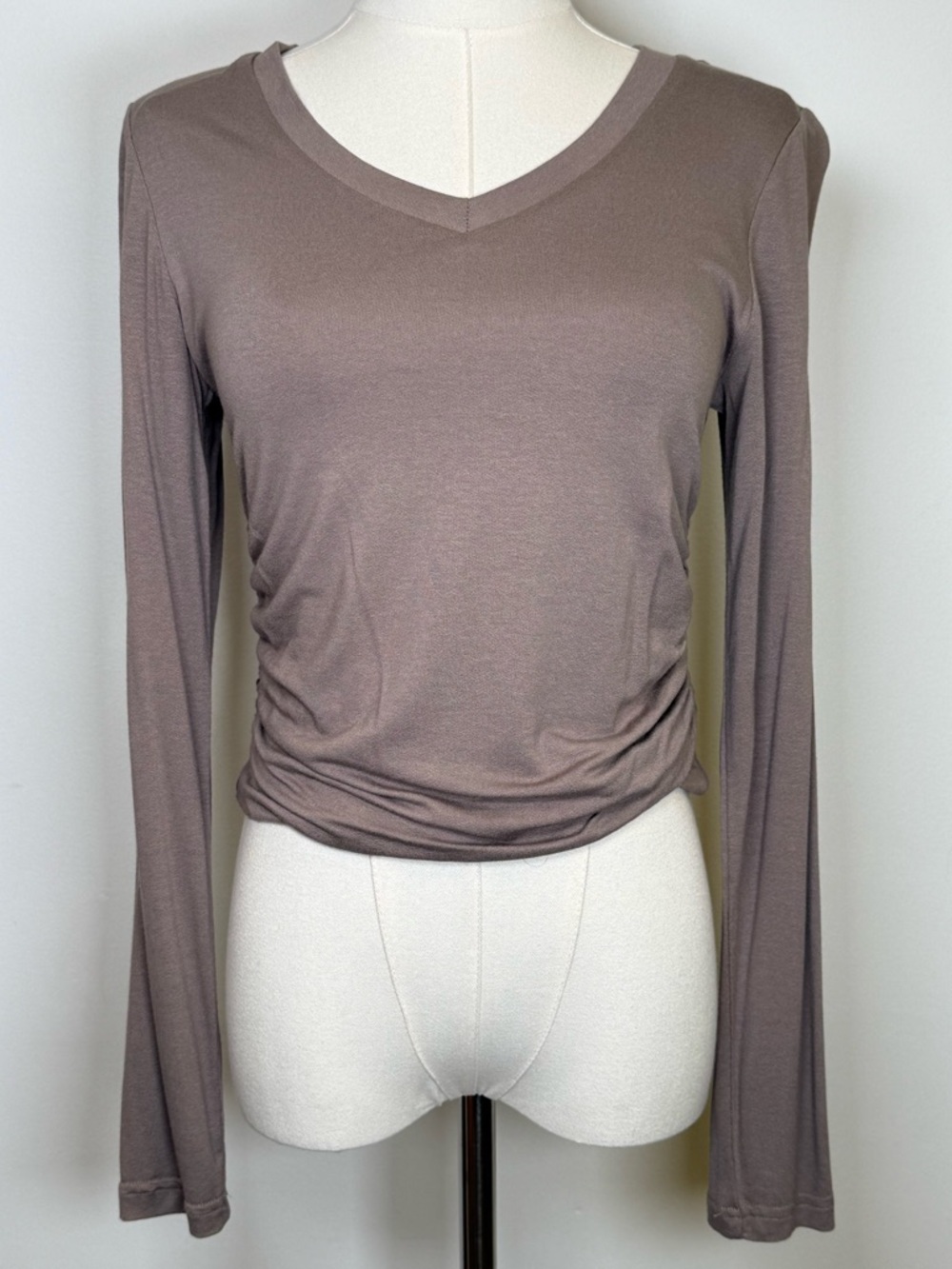Miss Love | Stretchy V-Neck Long-Sleeve Top Ruched Sides Women’s Size Medium